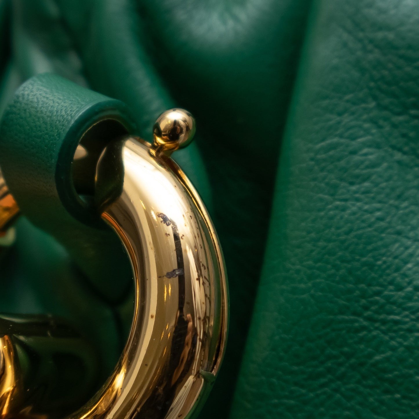 $3600 Bottega Veneta Green Leather Chain Pouch Gold Hardware Authentic