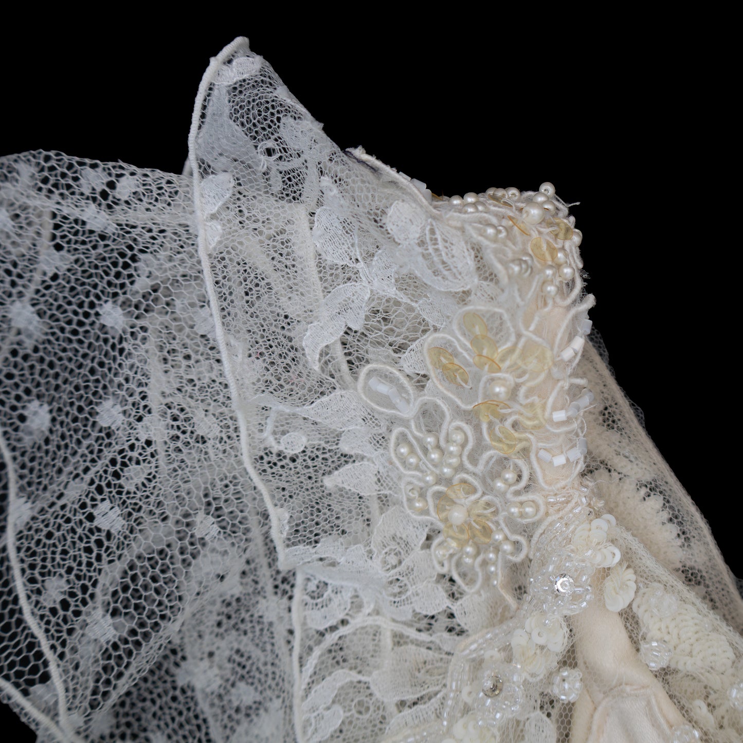 Extra Rare Vintage Valentino White Corset & Skirt Set with Crystal Fringe – Runway 2004 – Size S–M (US 4–6)