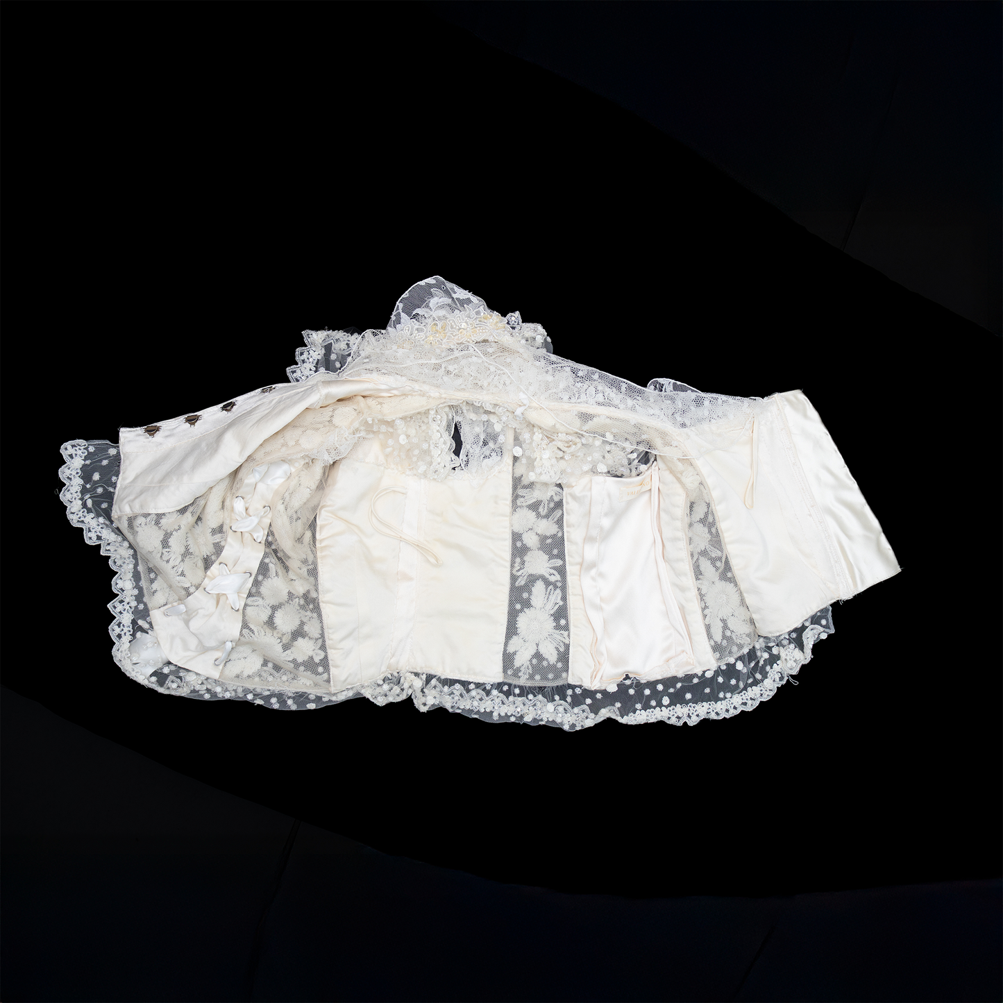 Extra Rare Vintage Valentino White Corset & Skirt Set with Crystal Fringe – Runway 2004 – Size S–M (US 4–6)