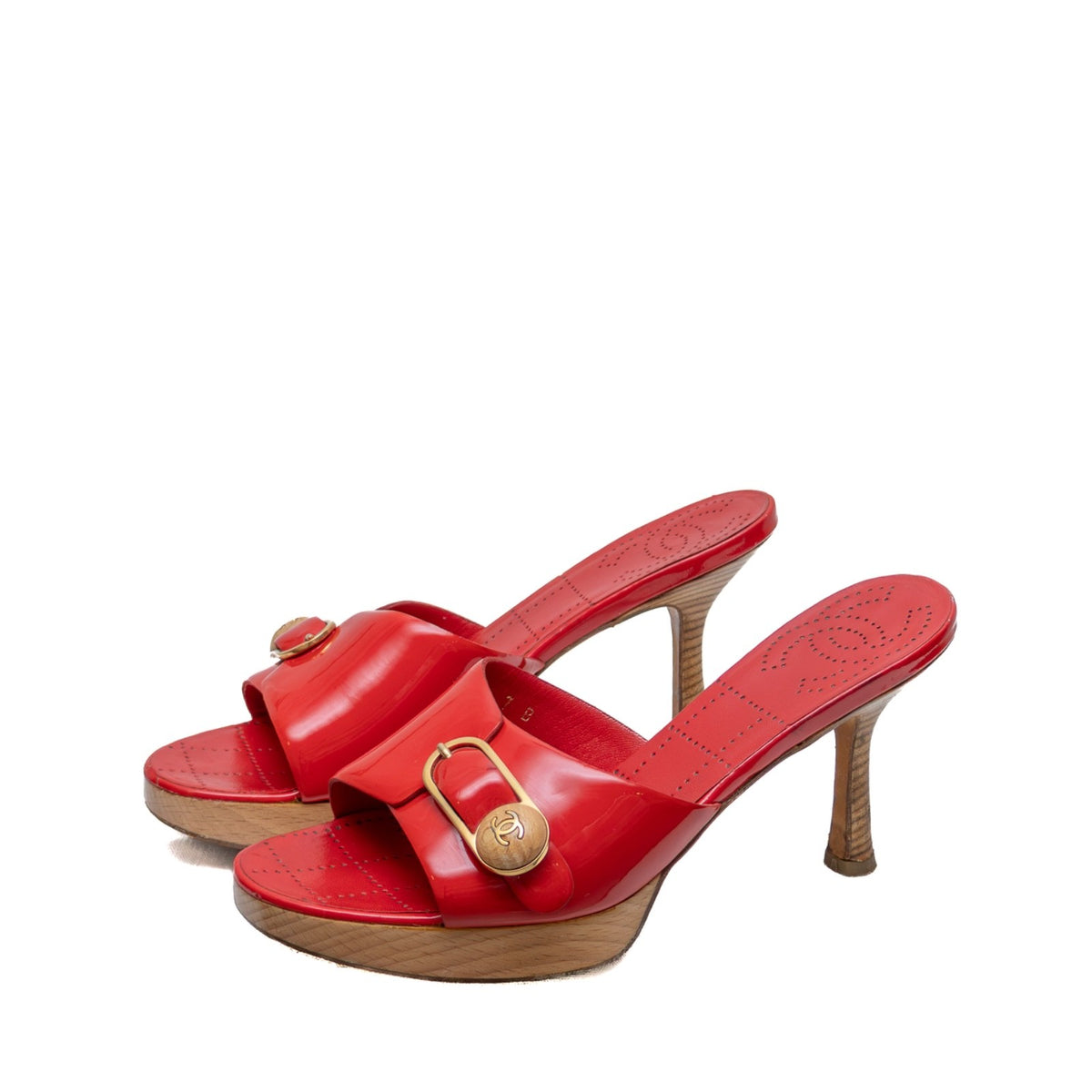 Chanel Vintage Red Patent Leather Heeled Mules – Size 37 (US 7 / UK 4.5)