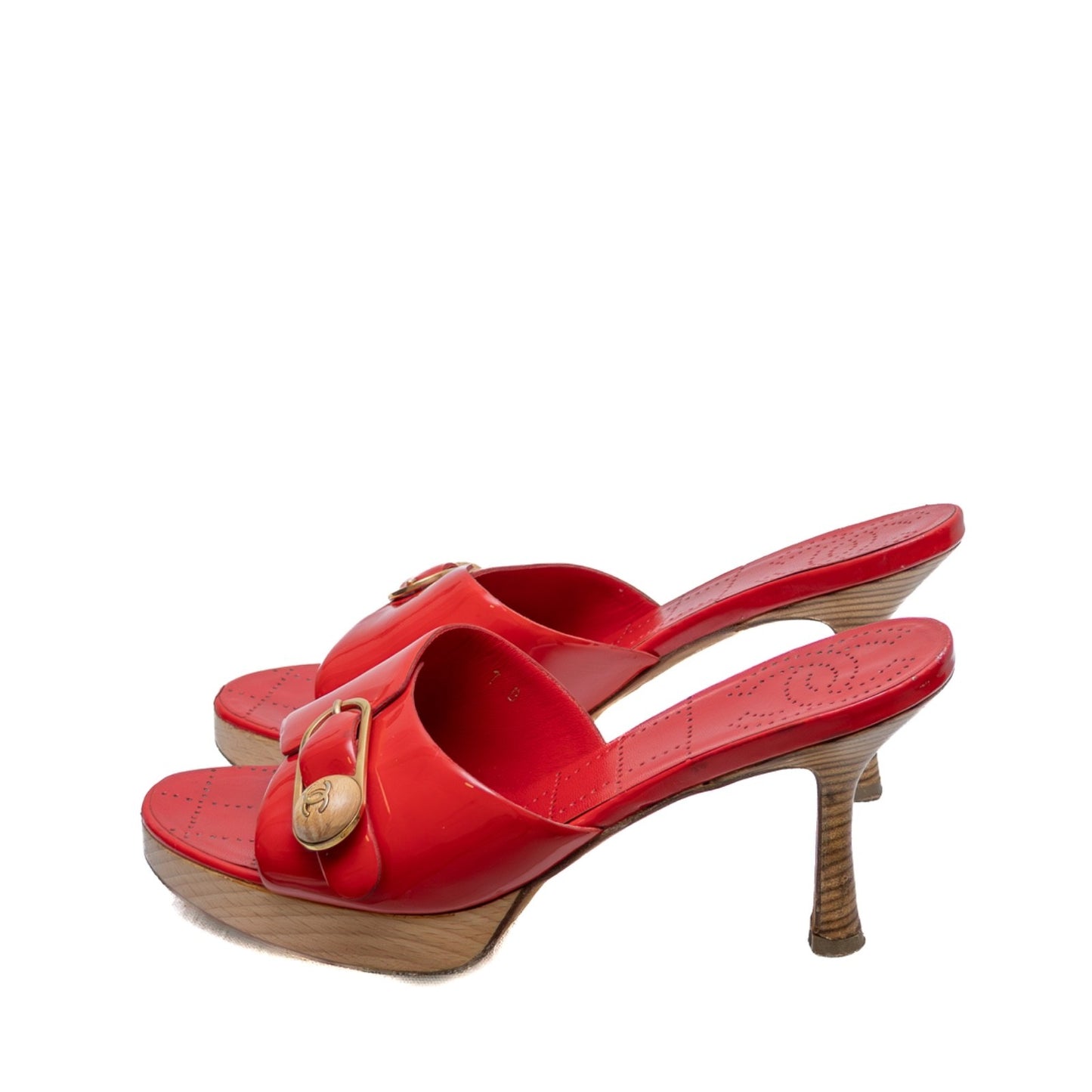 Chanel Vintage Red Patent Leather Heeled Mules – Size 37 (US 7 / UK 4.5)