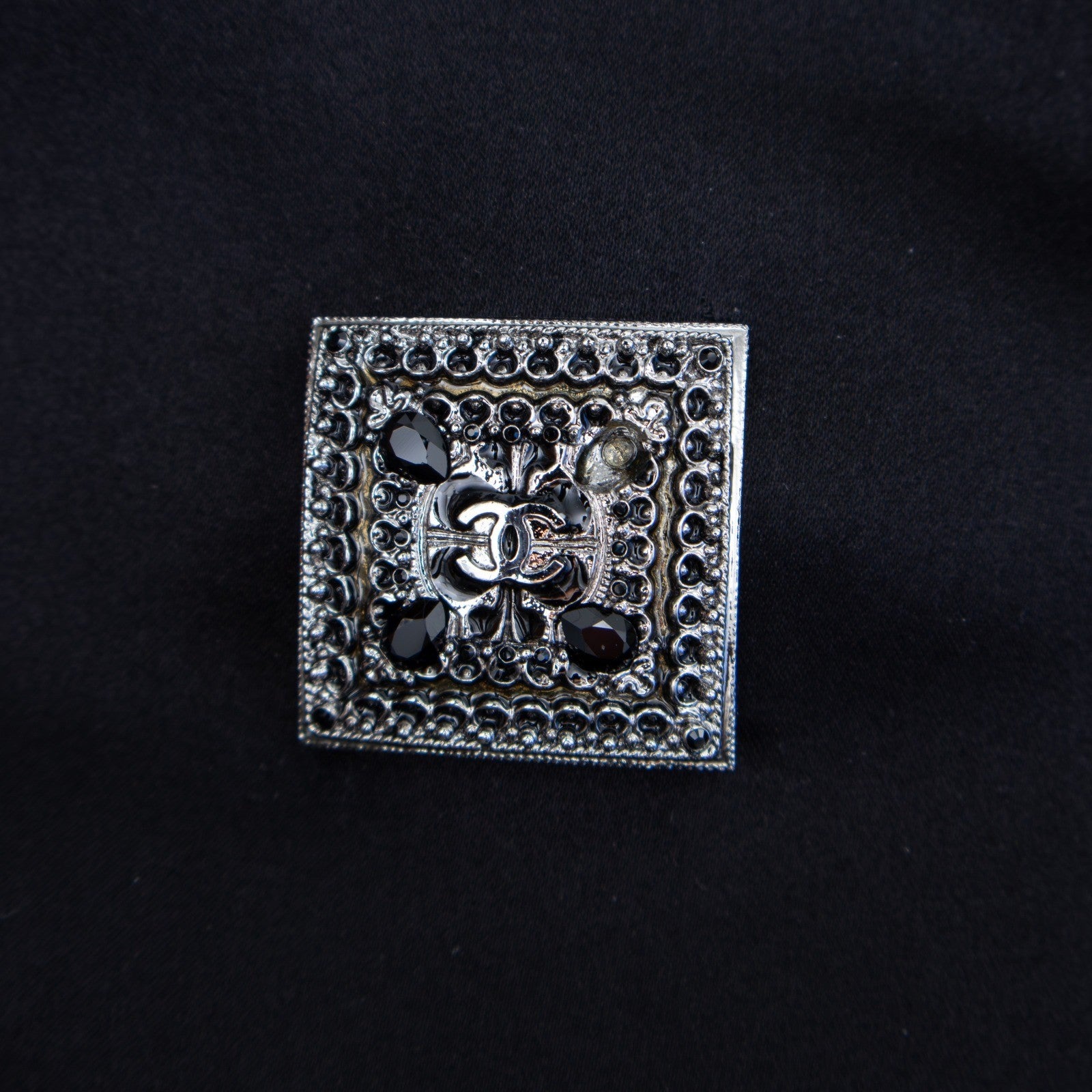 CHANEL 2011 Paris-Byzance Black Silk CC Crystal Button Blazer FR 46 US 14