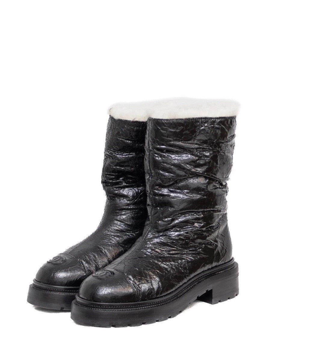 Chanel Black Crackled Leather Shearling-Lined Winter Boots – Size 36.5 C/US 6.5