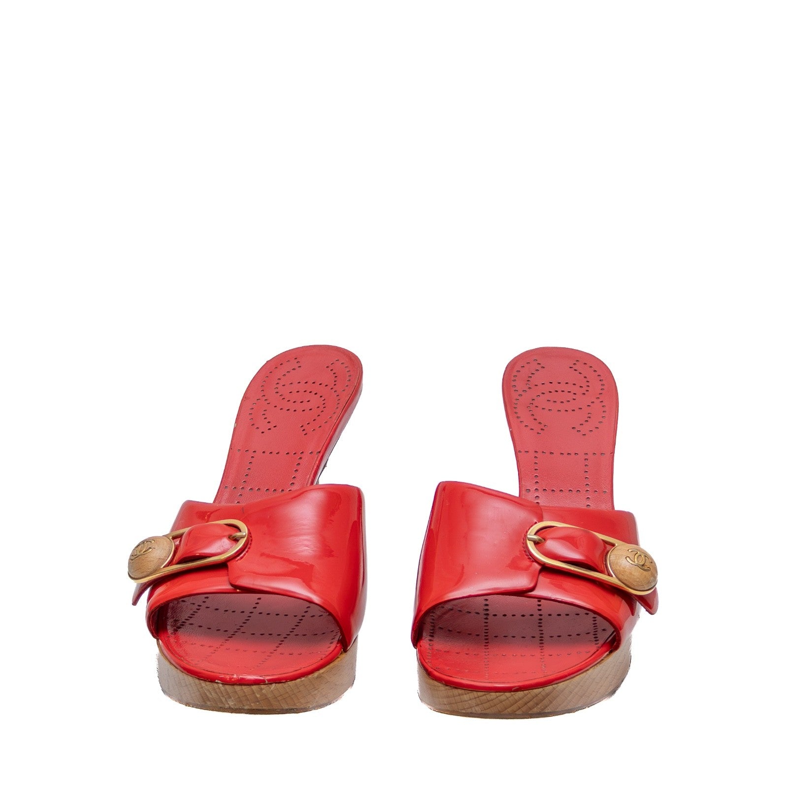 Chanel Vintage Red Patent Leather Heeled Mules – Size 37 (US 7 / UK 4.5)