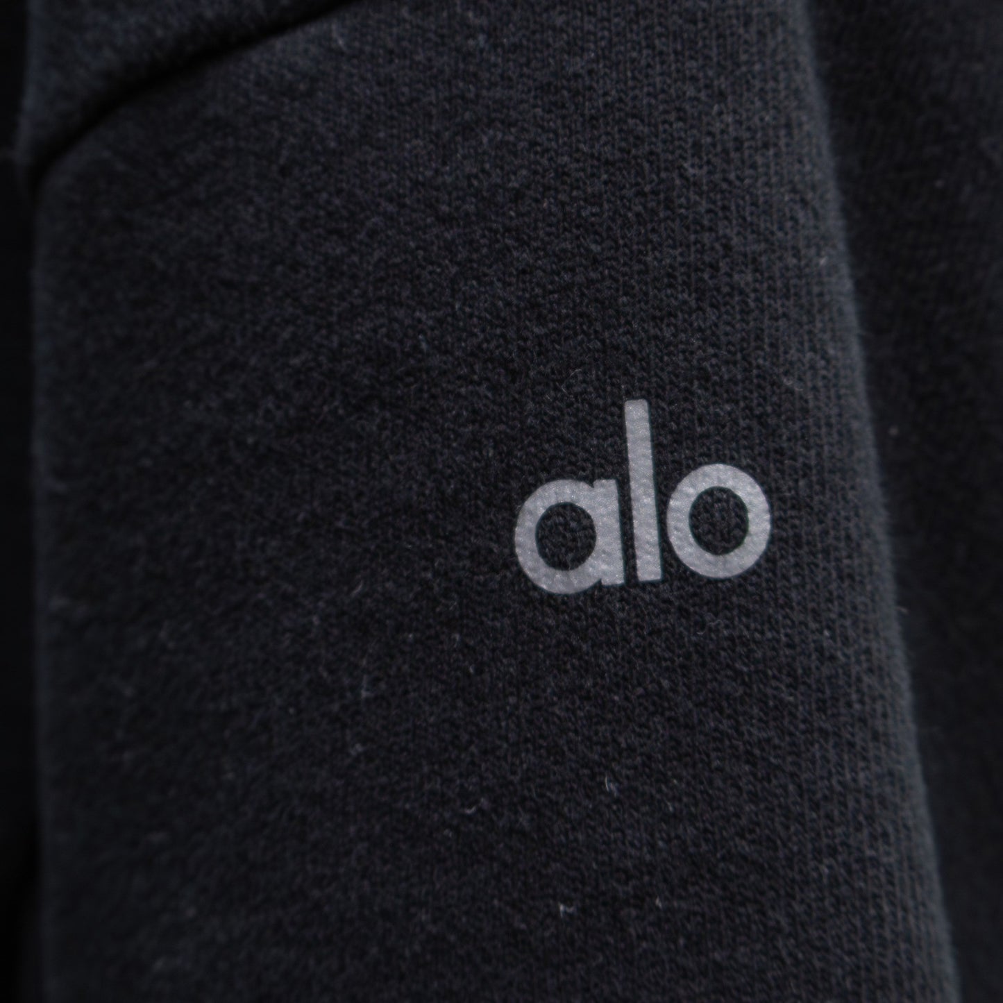 Alo Yoga Cropped Hoodie with Cut-Out Sleeves – Black - Size S