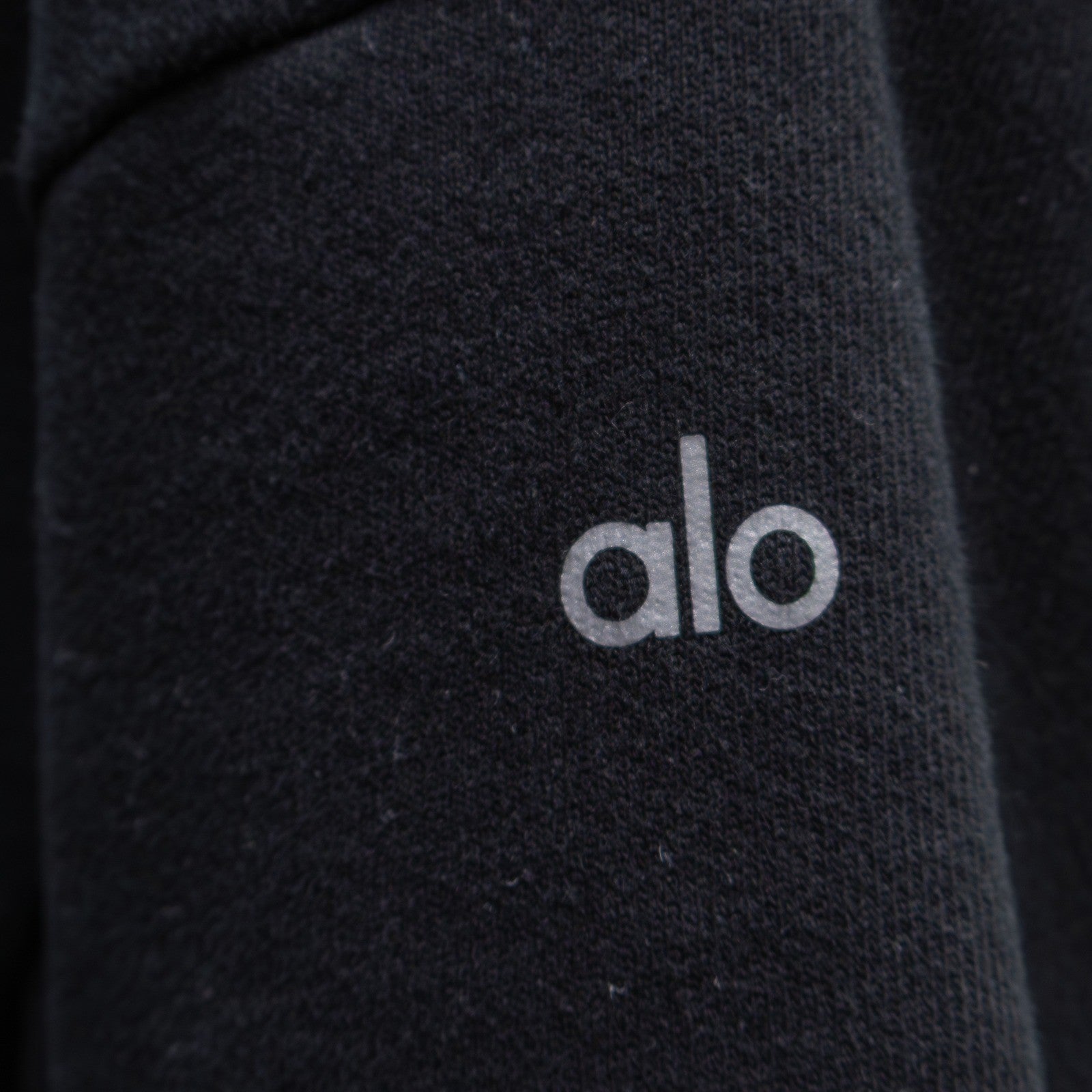 Alo Yoga Cropped Hoodie with Cut-Out Sleeves – Black - Size S