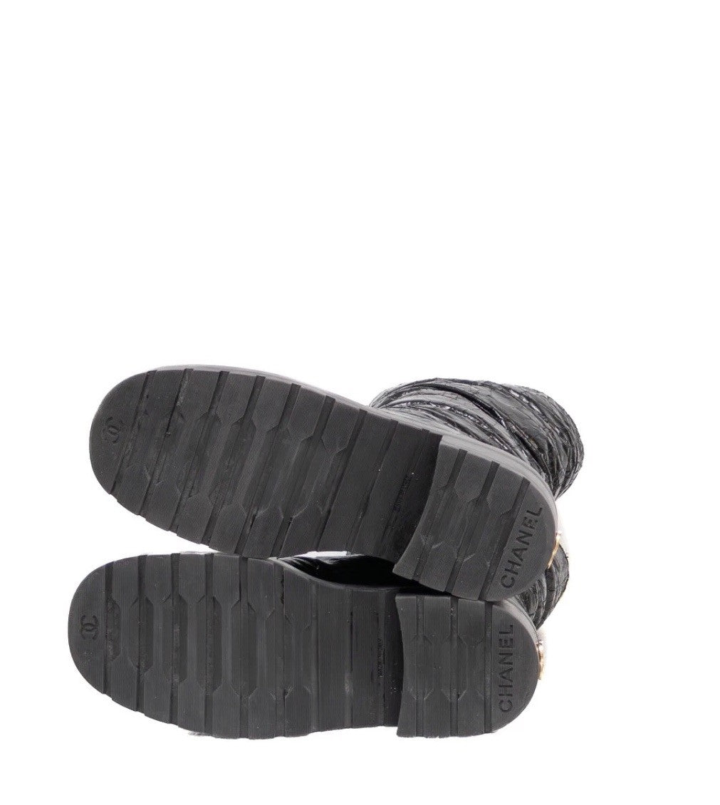 Chanel Black Crackled Leather Shearling-Lined Winter Boots – Size 36.5 C/US 6.5