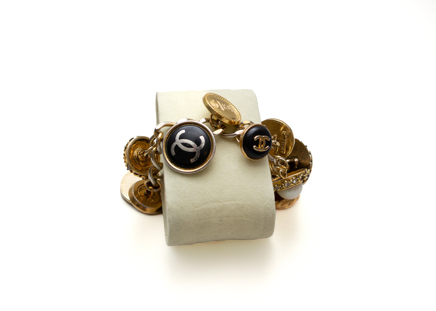 Chanel Vintage Button Charm Bracelet – Iconic & Timeless