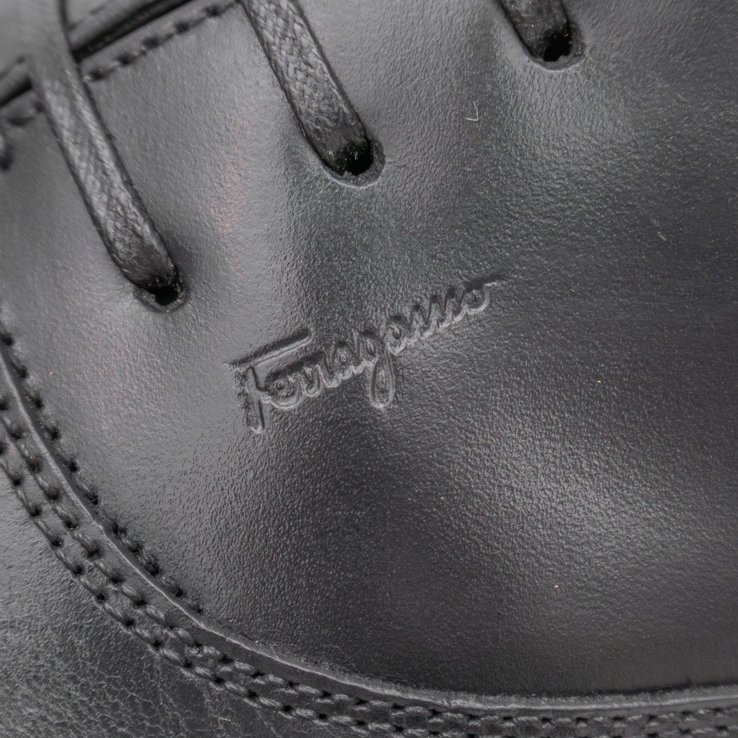 Salvatore Ferragamo Black Leather Cap-Toe Oxfords – Men’s Size 9.5D